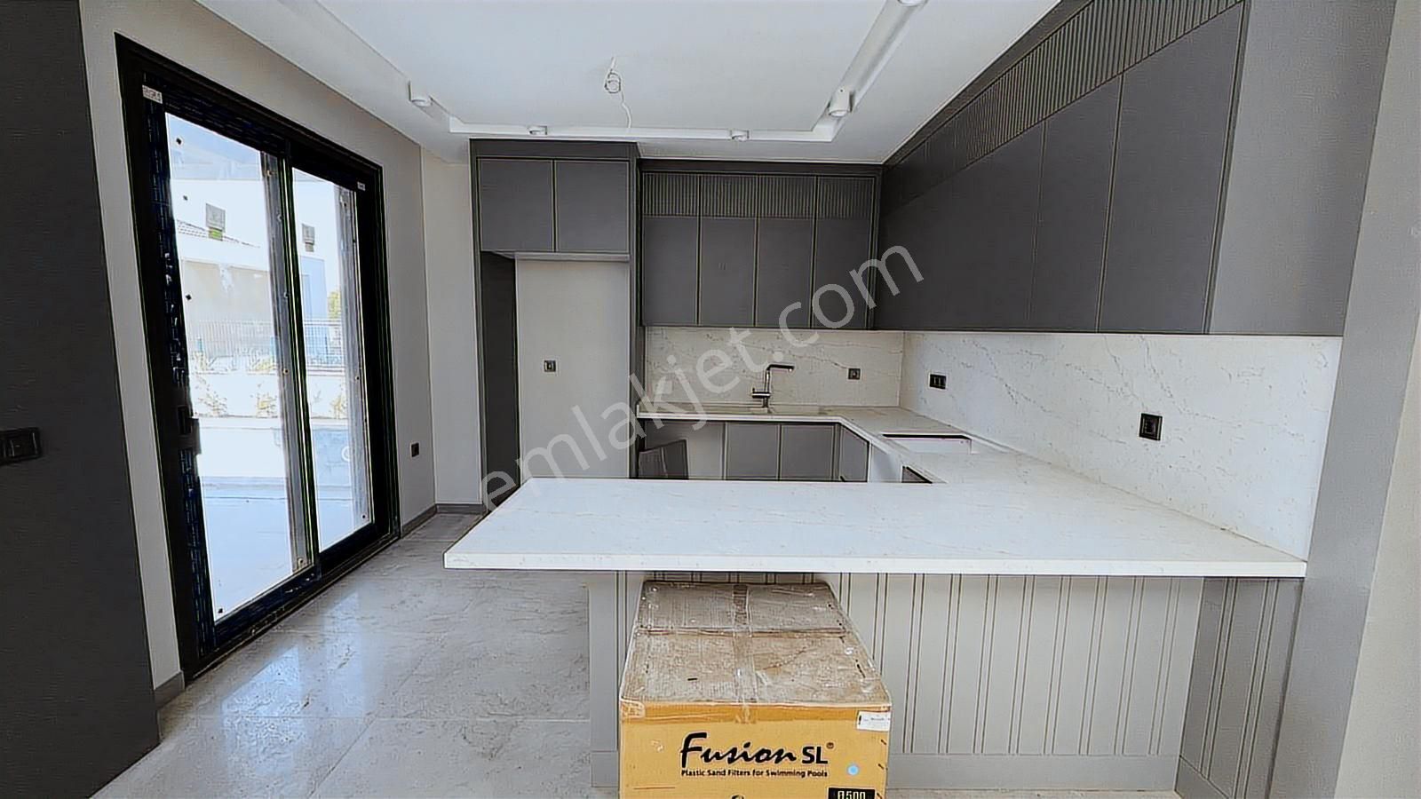 Kuşadası Soğucak'ta Acil Satılık Müstakil 4+1 Villa - Görsel 34