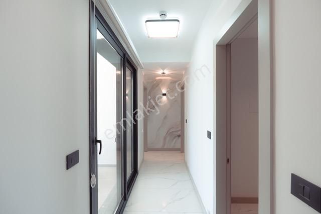 Kuşadası'nda Deniz Manzaralı 550 M2 Arsa İçersinde Özel Mülk - Görsel 16