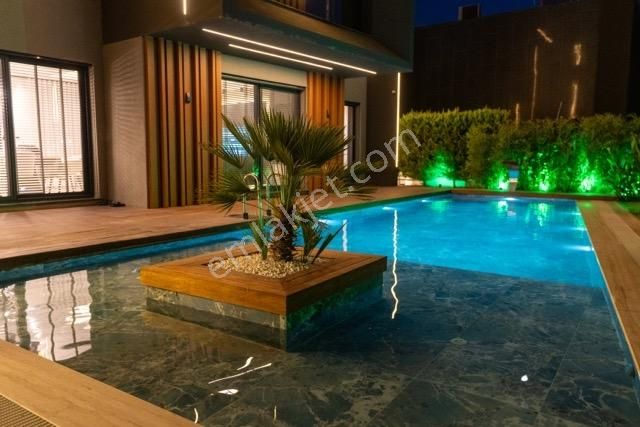 Kuşadası'nda Satılık Ultra Lüksün Tanımı Full Eşyalı Villa - Görsel 19