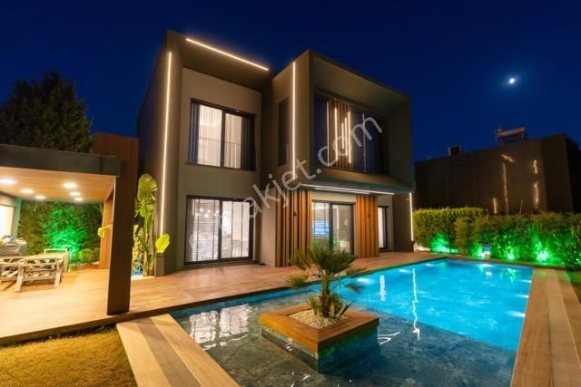 Kuşadası'nda Satılık Ultra Lüksün Tanımı Full Eşyalı Villa