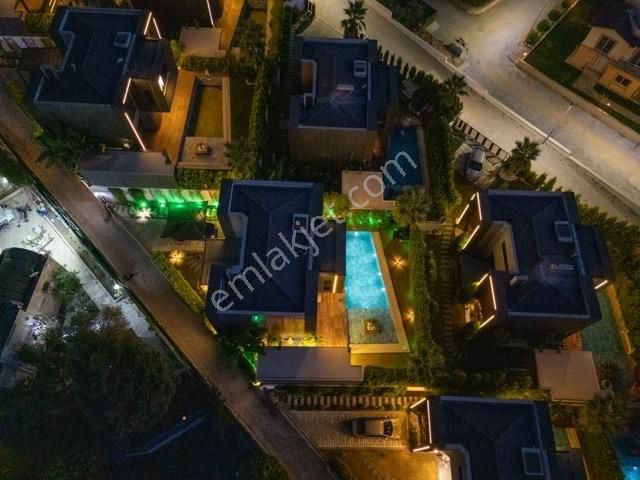 Kuşadası'nda Satılık Ultra Lüksün Tanımı Full Eşyalı Villa - Görsel 3