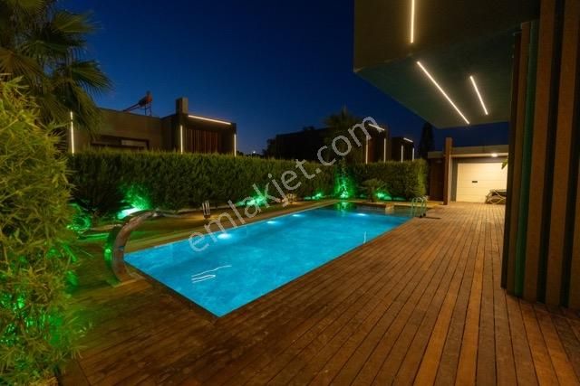 Kuşadası'nda Satılık Ultra Lüksün Tanımı Full Eşyalı Villa - Görsel 12