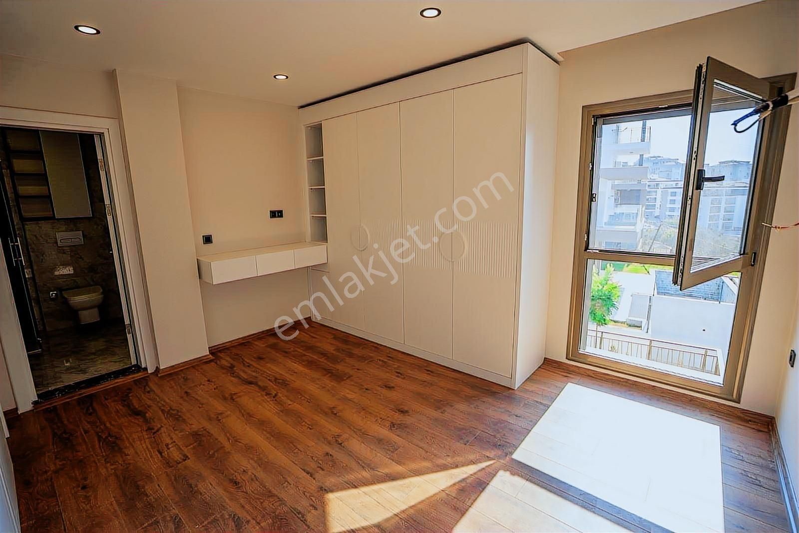 Kuşadası Değirmenderede Acil Satılık-asansör-k.otopark-ö.havuz - Görsel 25