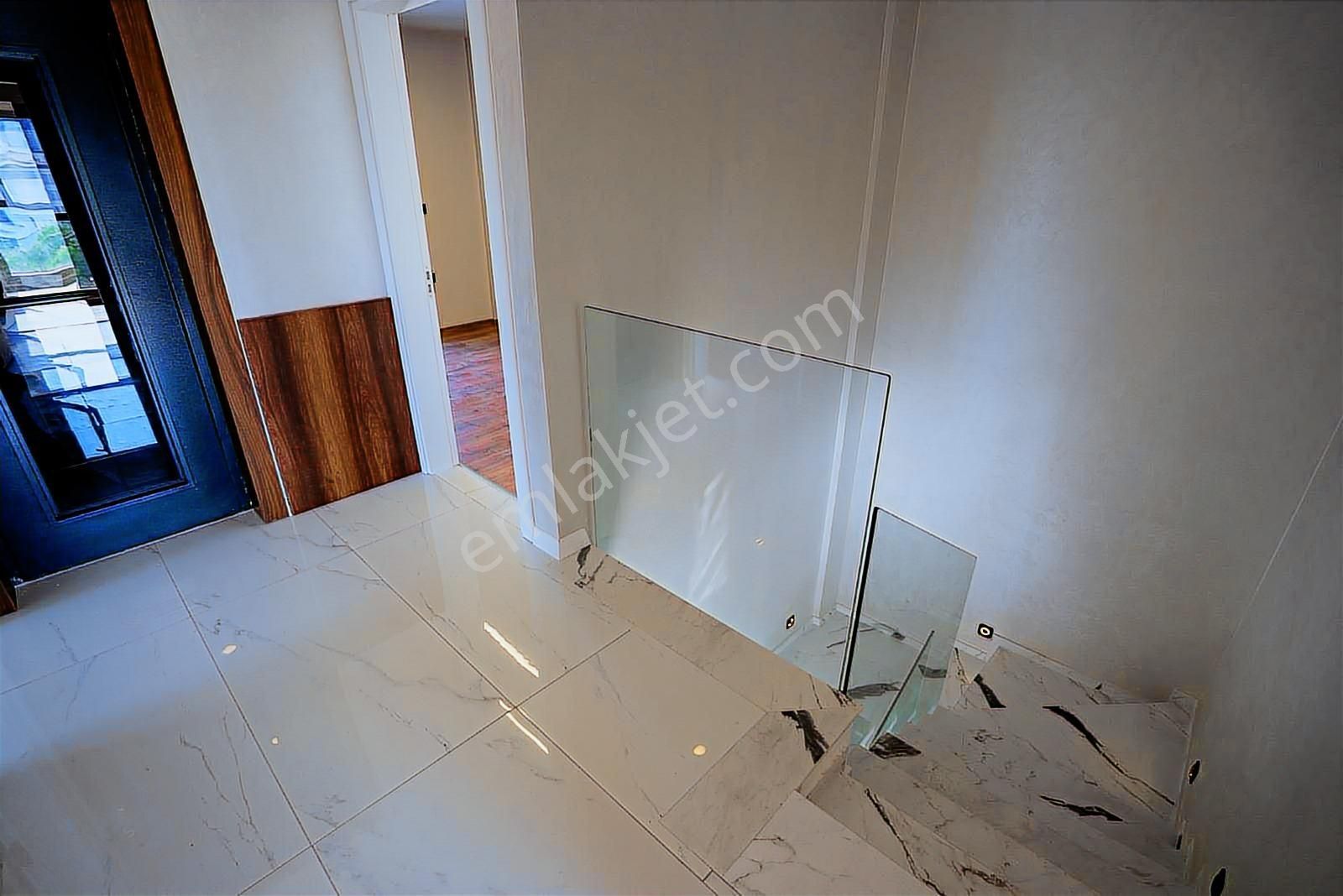 Kuşadası Değirmenderede Acil Satılık-asansör-k.otopark-ö.havuz - Görsel 5