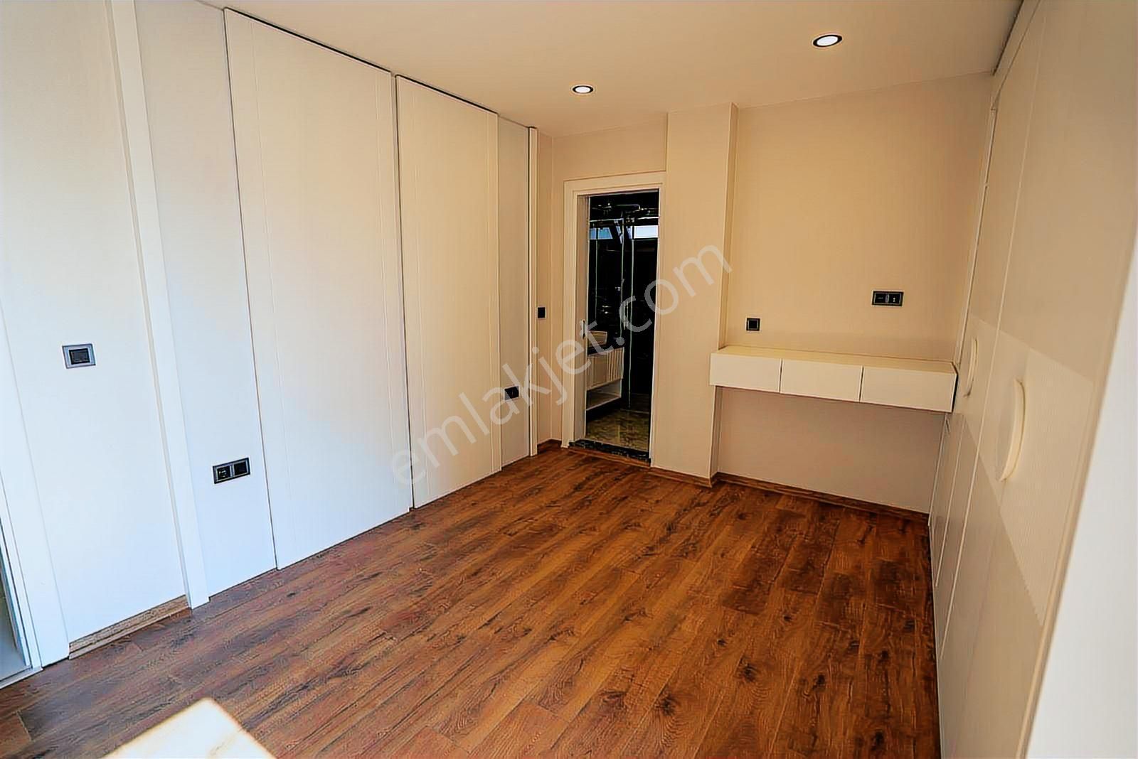 Kuşadası Değirmenderede Acil Satılık-asansör-k.otopark-ö.havuz - Görsel 26