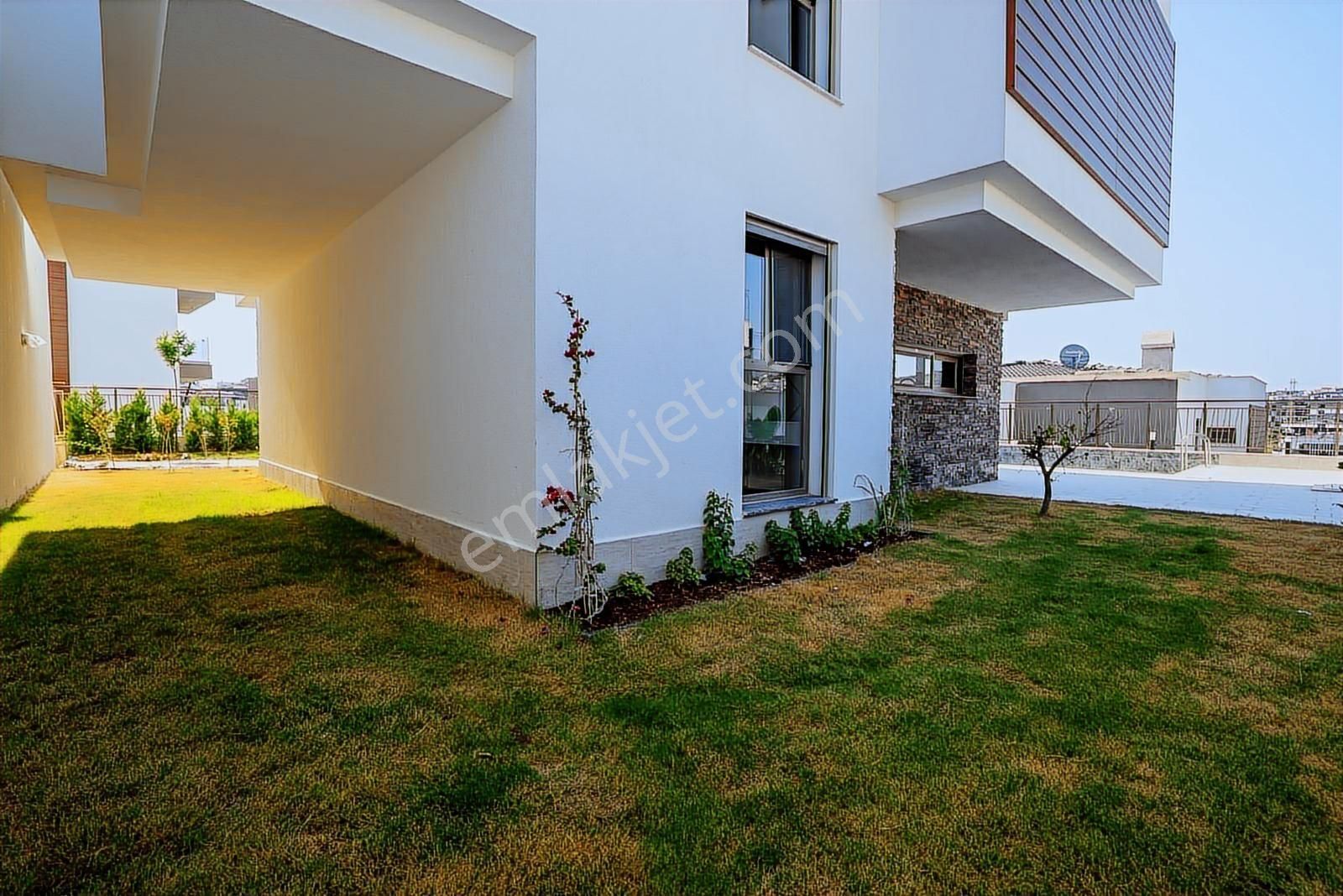 Kuşadası Değirmenderede Acil Satılık-asansör-k.otopark-ö.havuz - Görsel 19