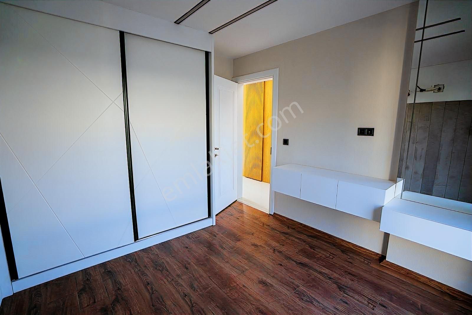 Kuşadası Değirmenderede Acil Satılık-asansör-k.otopark-ö.havuz - Görsel 12