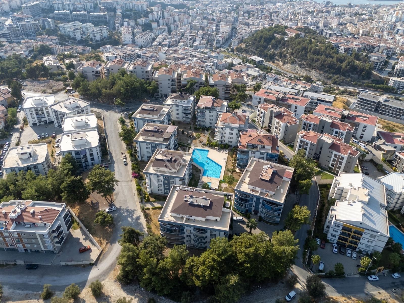 Kuşadası İkiçeşmelik'te Geniş Yaşam Alanlarına Sahip 3+1 Daire - Görsel 10