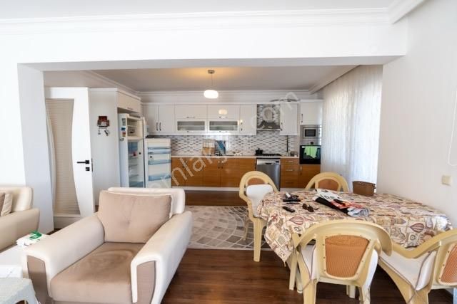 Kuşadası İkiçeşmelik'te Geniş Yaşam Alanlarına Sahip 3+1 Daire - Görsel 8