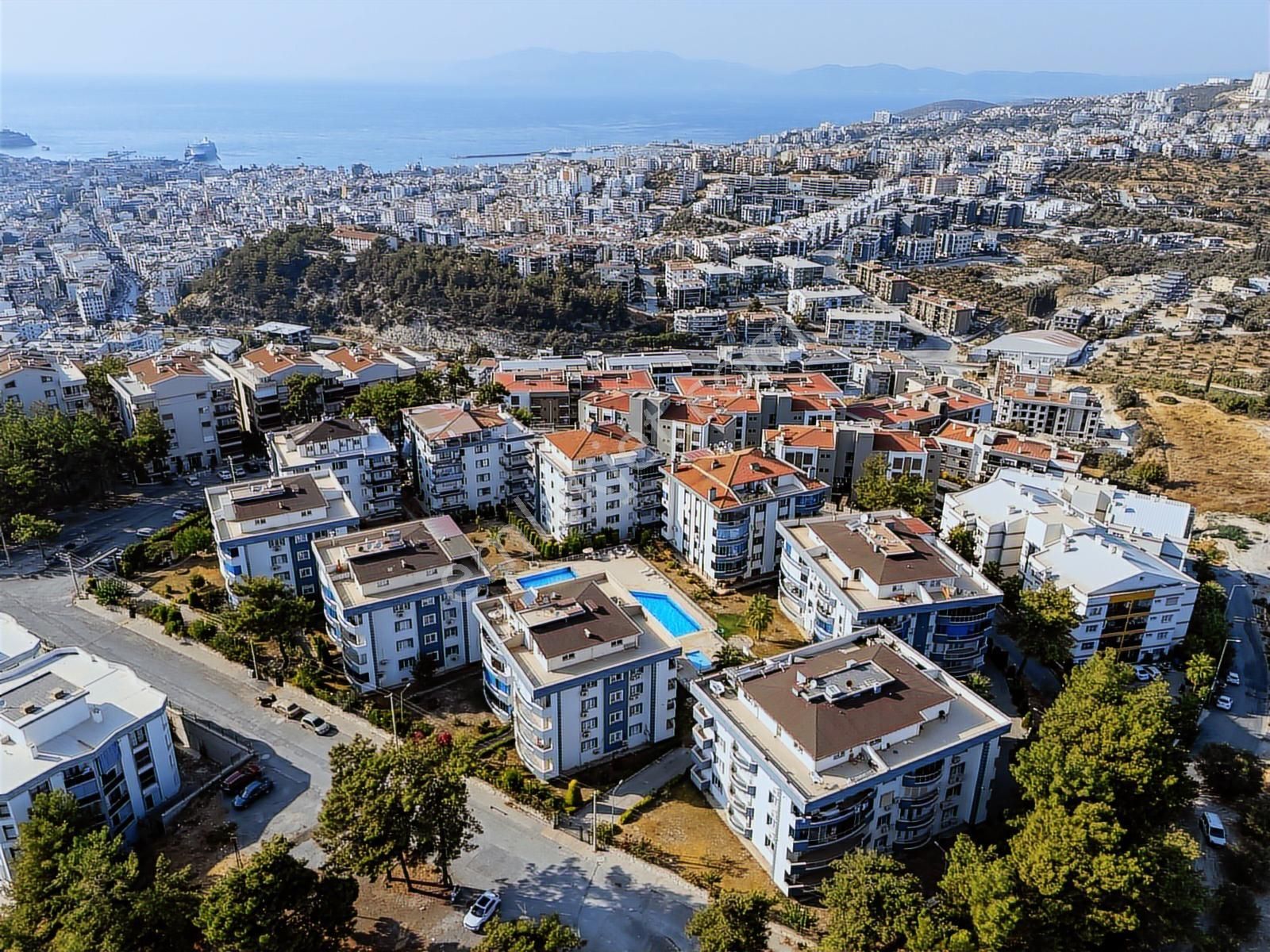 Kuşadası İkiçeşmelik'te Geniş Yaşam Alanlarına Sahip 3+1 Daire