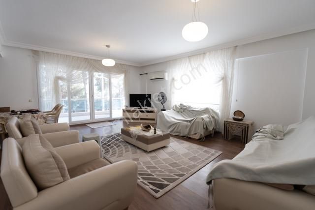 Kuşadası İkiçeşmelik'te Geniş Yaşam Alanlarına Sahip 3+1 Daire - Görsel 2