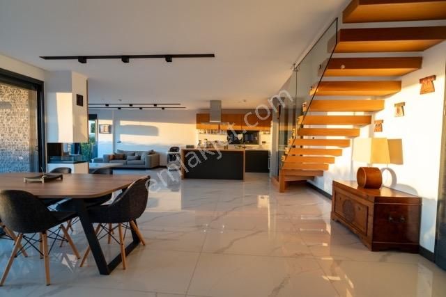 Kuşadası Karaova Full Deniz Manzaralı Emsalsiz Köşe Konum Villa - Görsel 19