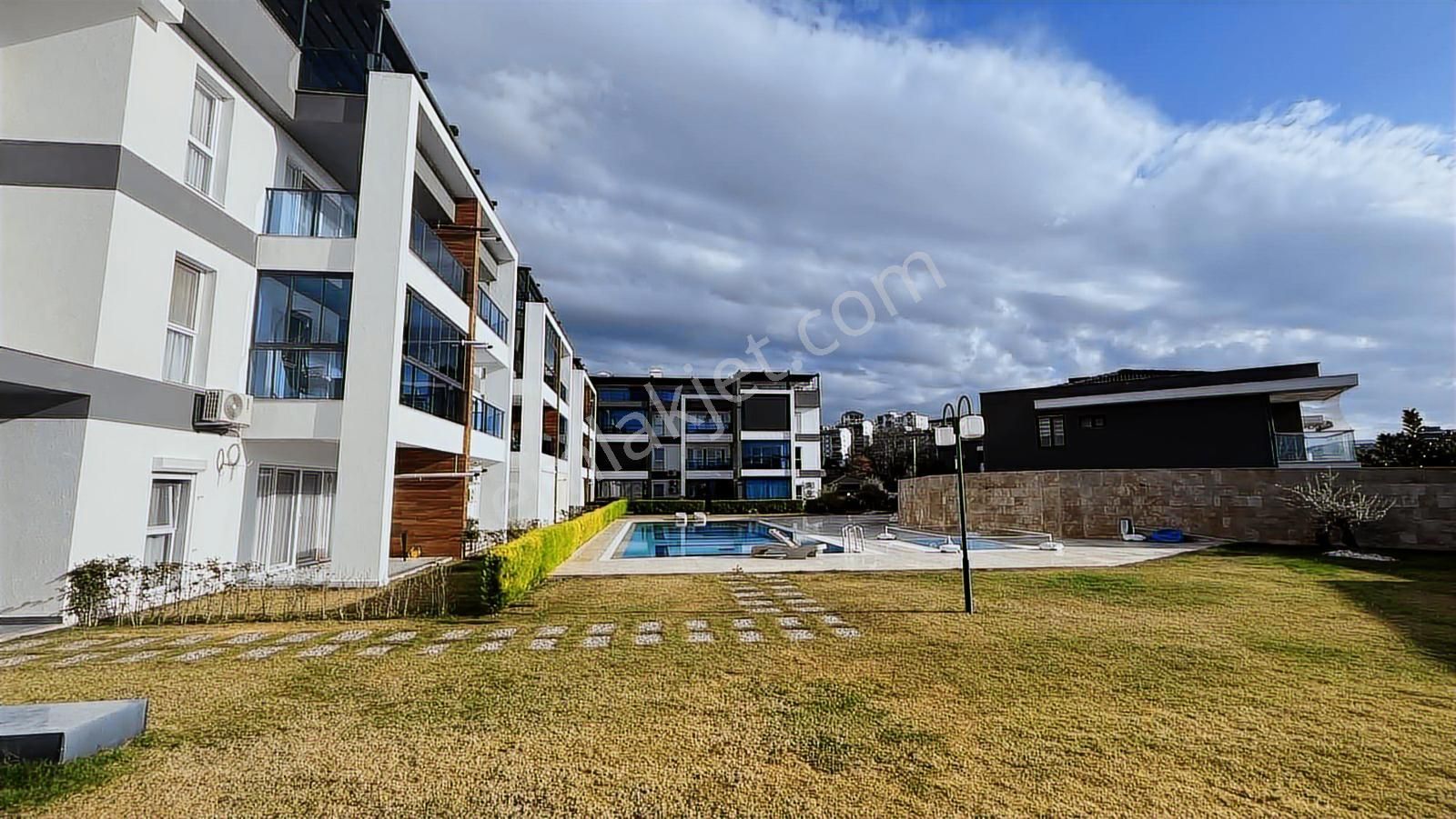Kadınlar Denizinde Denize 500m Mesafede Kiralık Daire - Görsel 5