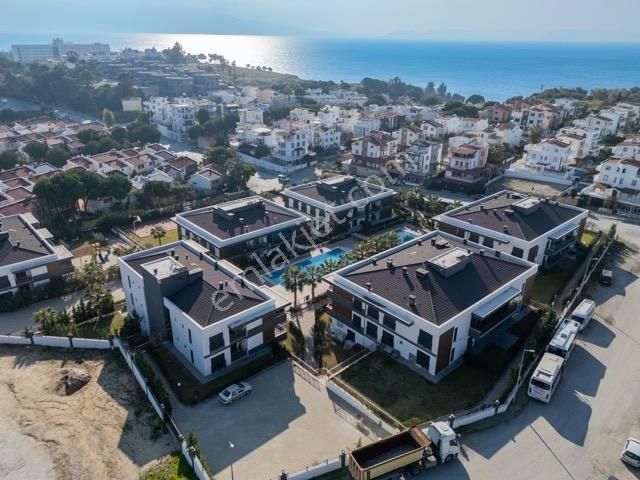 Kadınlar Denizi Krc Suit 2'de Yer Alan Eşyalı 3+1 Yatay Mimari