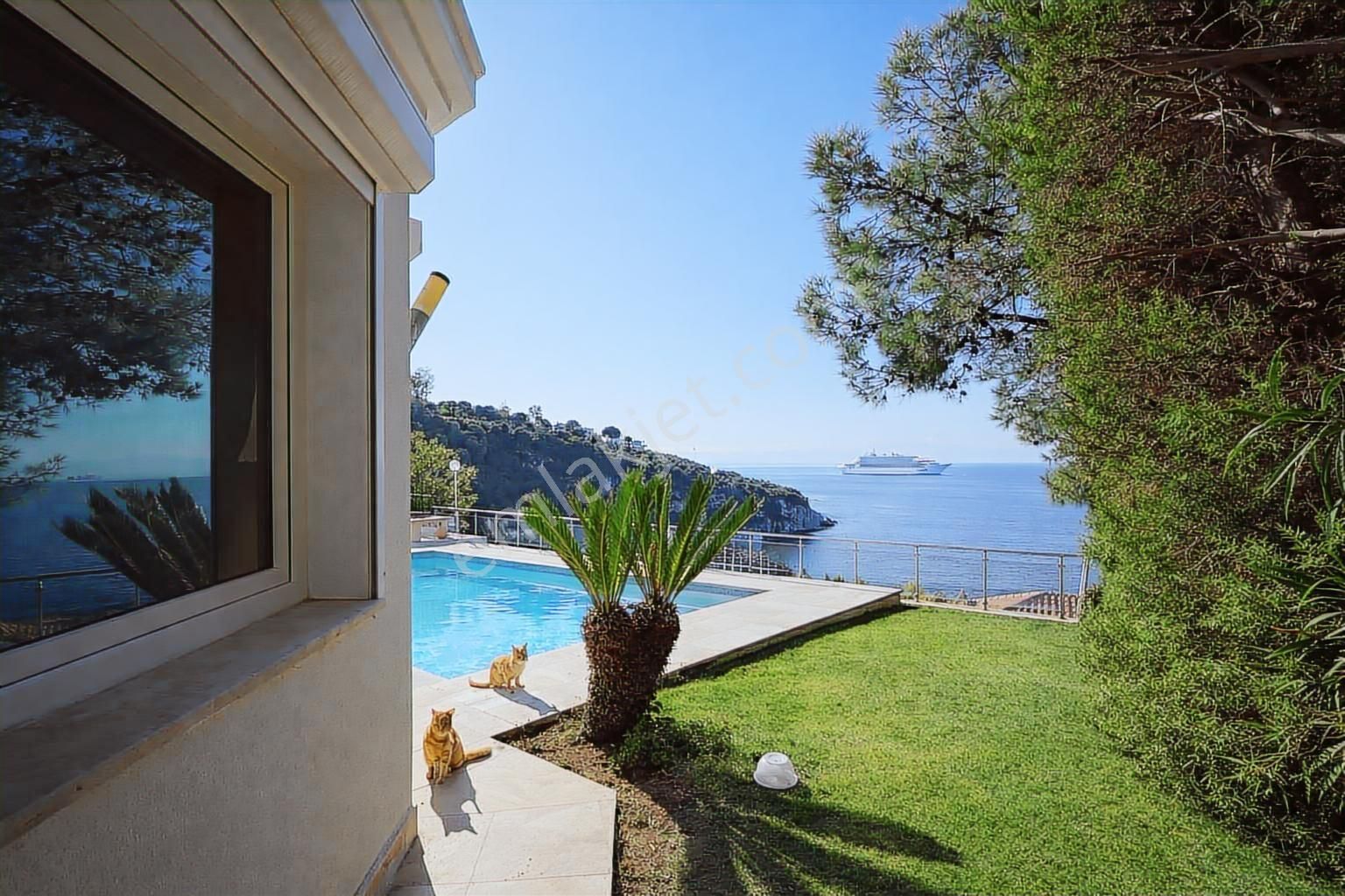 Zinos Villalarında Özel Koya Sahip Prestijli Konumda Villa - Görsel 3