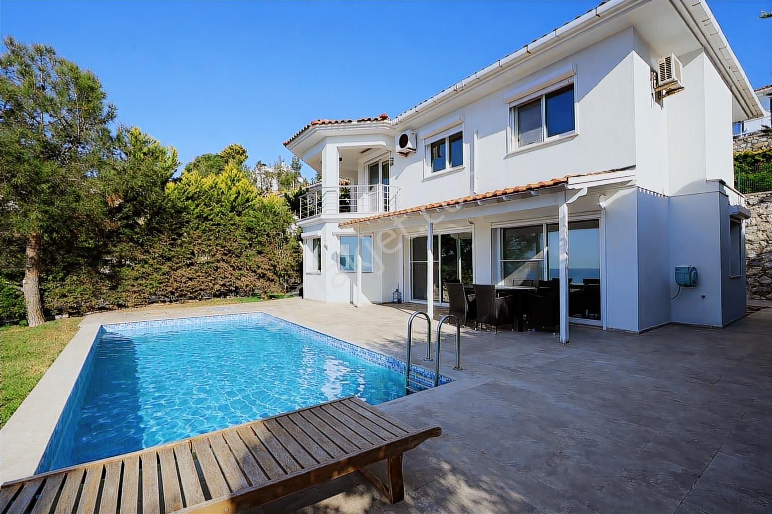 Zinos Villalarında Özel Koya Sahip Prestijli Konumda Villa - Görsel 25