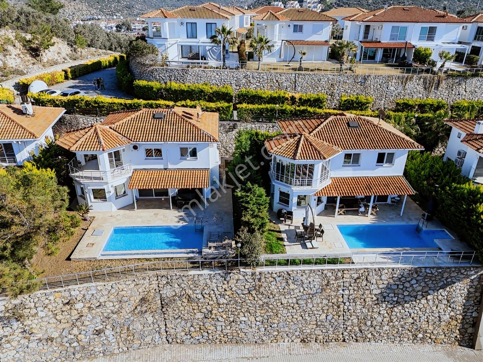 Zinos Villalarında Özel Koya Sahip Prestijli Konumda Villa - Görsel 5