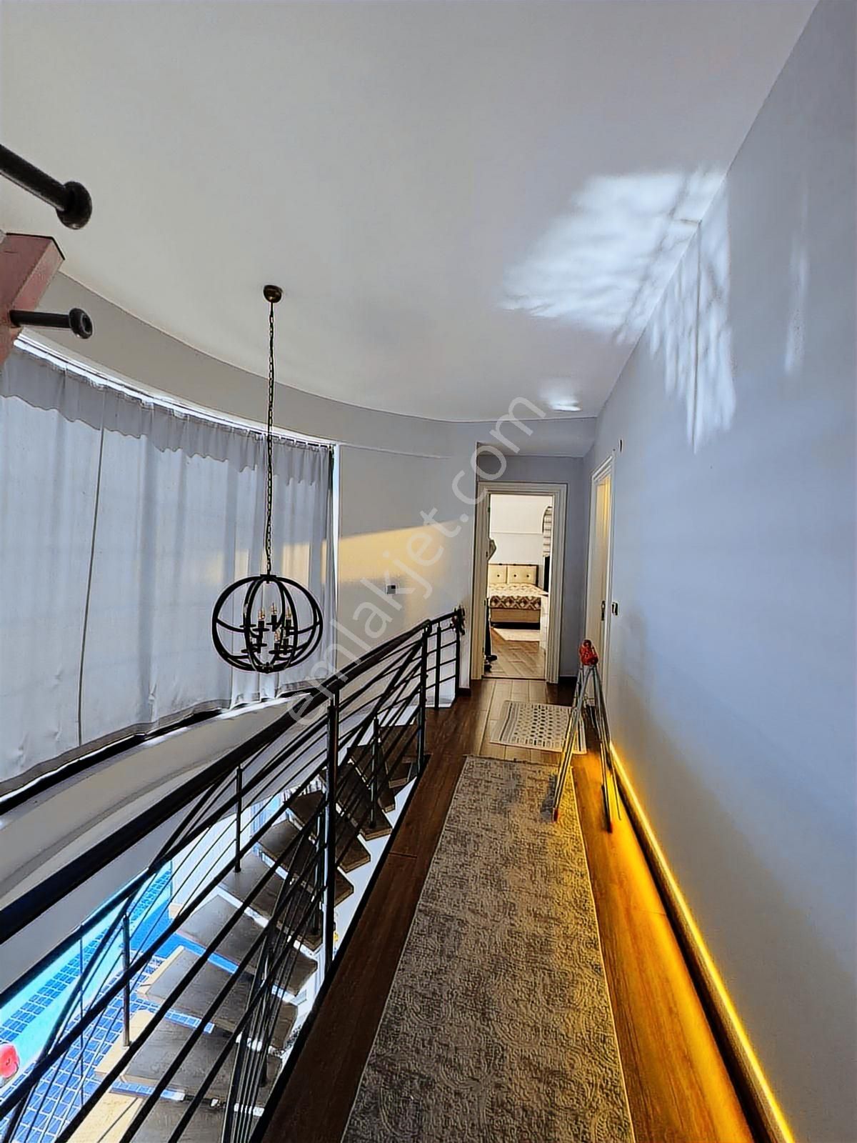 Kuşadası Yavansuda Mahremiyete Uygun Full Eşyalı Fırsat Villa - Görsel 27