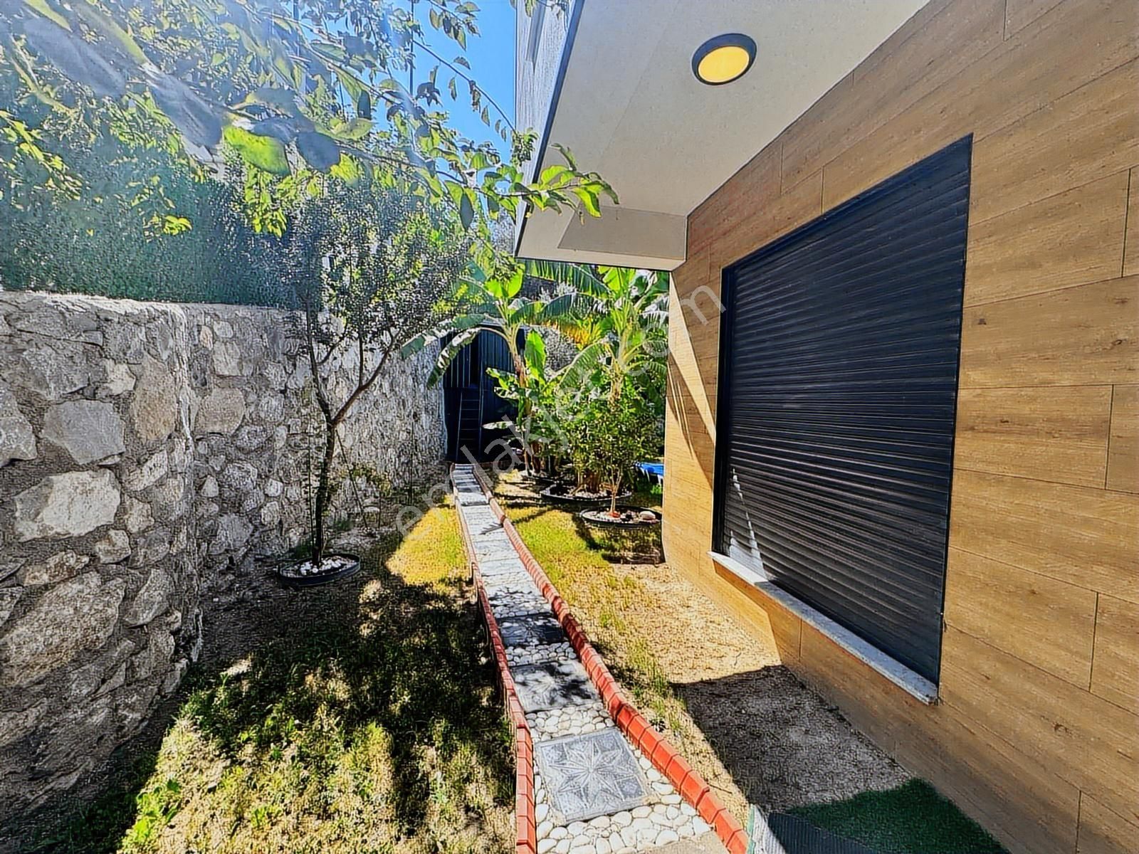 Kuşadası Yavansuda Mahremiyete Uygun Full Eşyalı Fırsat Villa - Görsel 6