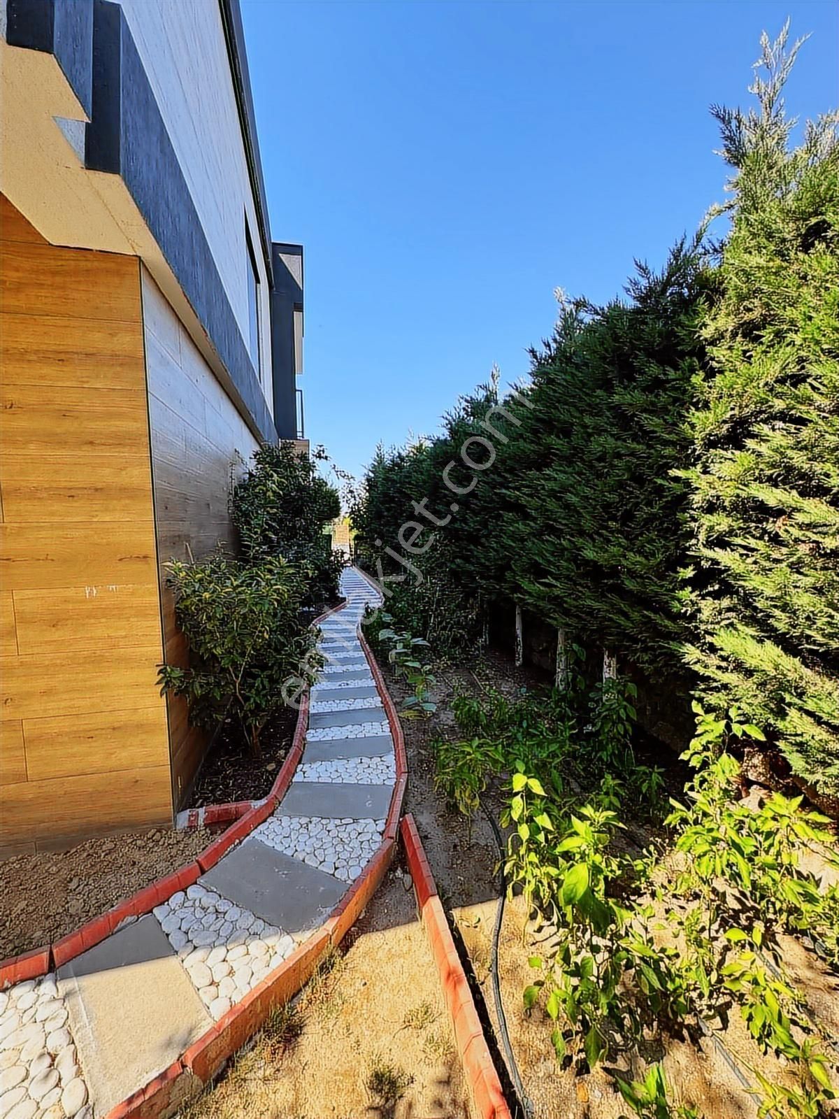 Kuşadası Yavansuda Mahremiyete Uygun Full Eşyalı Fırsat Villa - Görsel 32