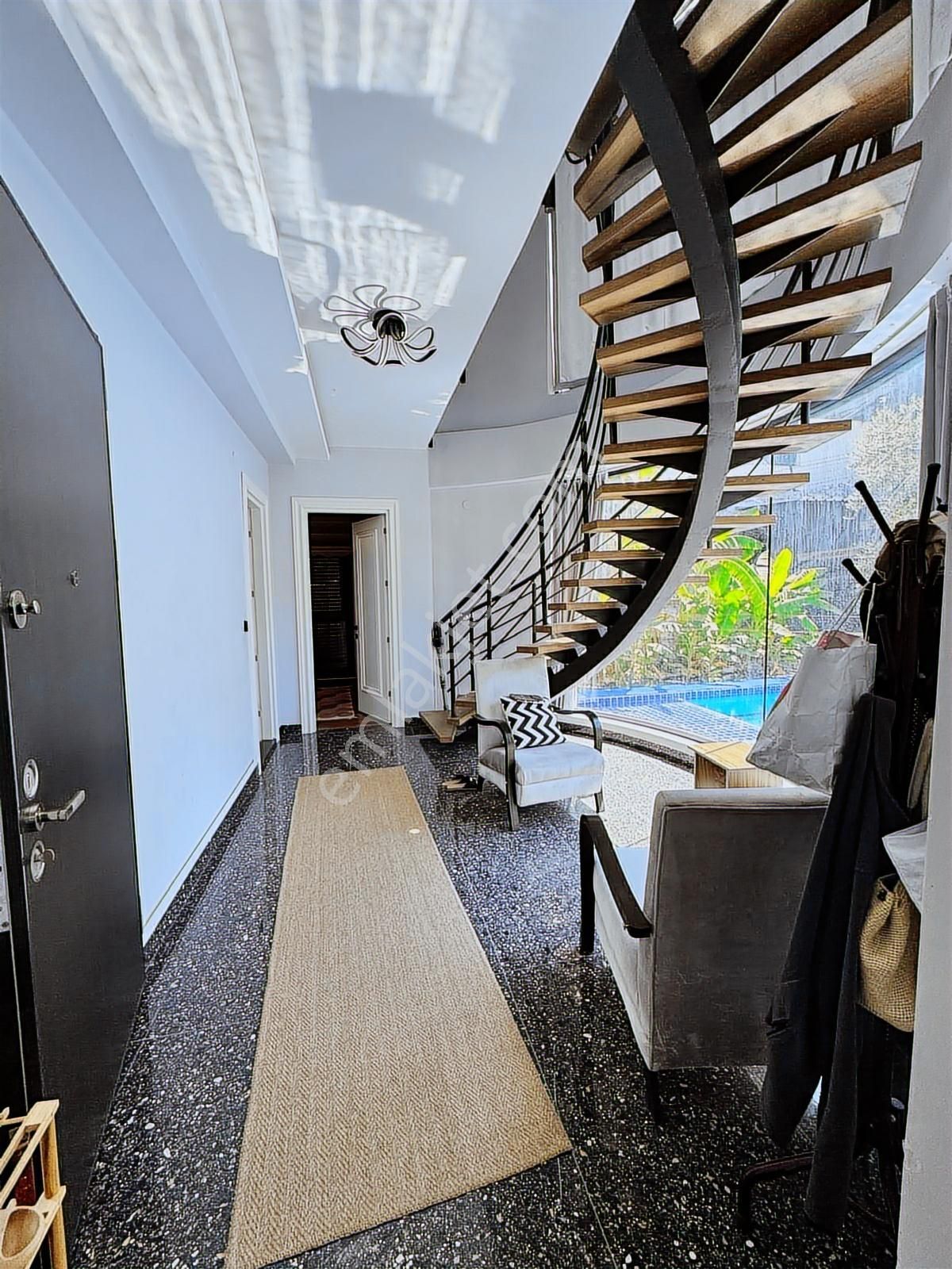 Kuşadası Yavansuda Mahremiyete Uygun Full Eşyalı Fırsat Villa - Görsel 26