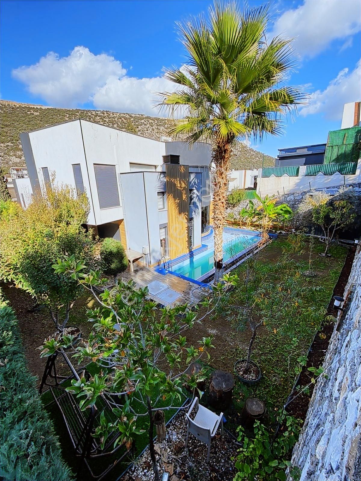 Kuşadası Yavansuda Mahremiyete Uygun Full Eşyalı Fırsat Villa - Görsel 22