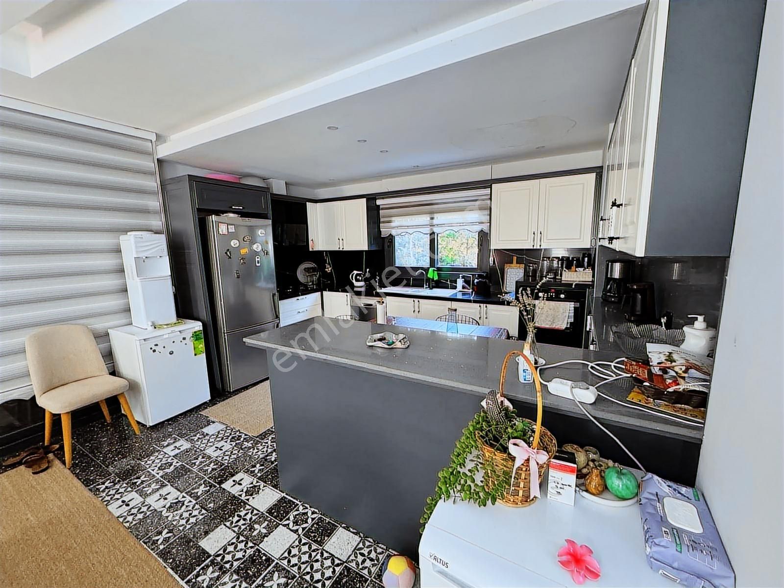 Kuşadası Yavansuda Mahremiyete Uygun Full Eşyalı Fırsat Villa - Görsel 16