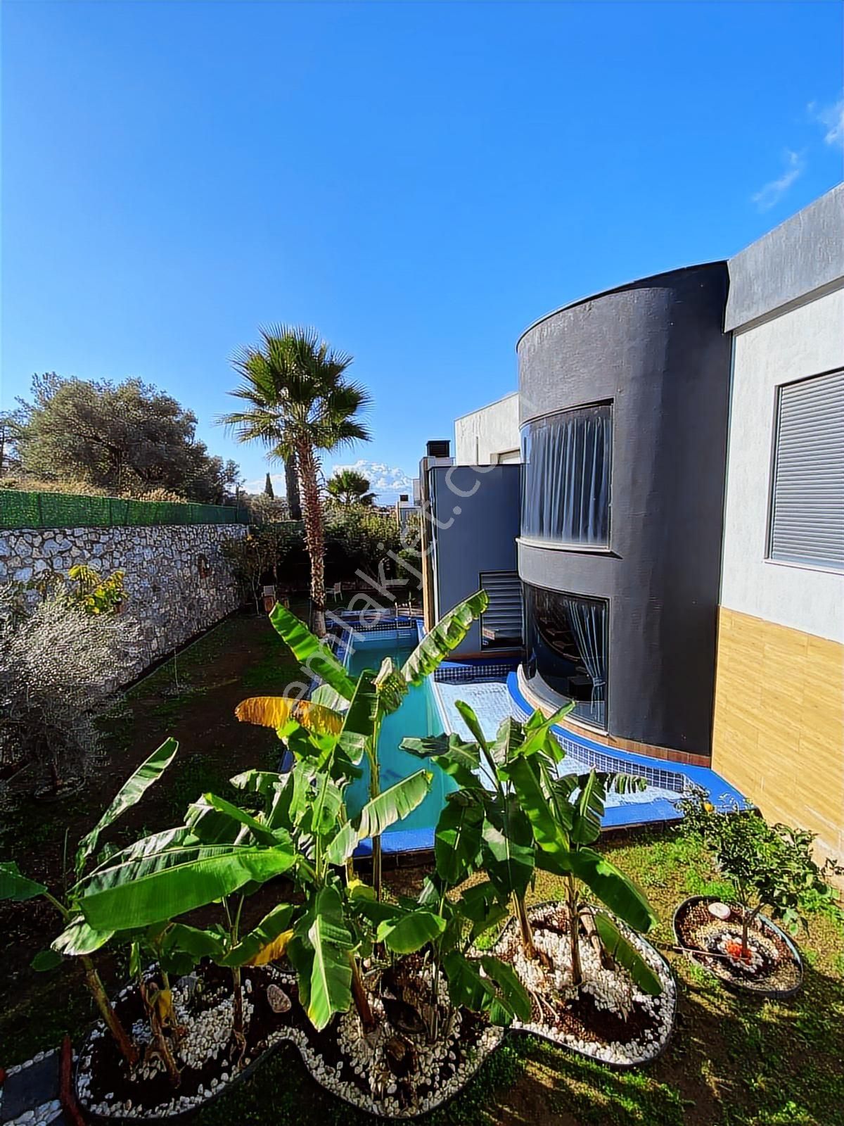 Kuşadası Yavansuda Mahremiyete Uygun Full Eşyalı Fırsat Villa - Görsel 30