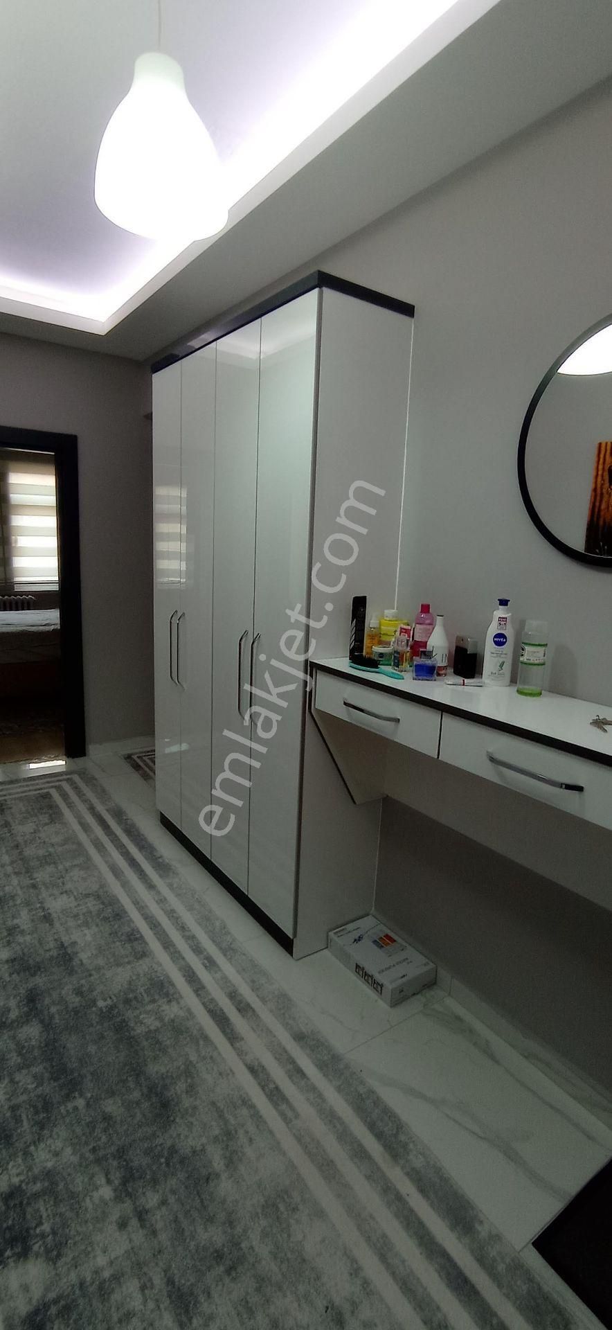 Kızılay Kolej Yakını 3+1 Eşyalı Çok Temiz Asansörlü Açık Otoparklı Kiralık Konut - Görsel 20