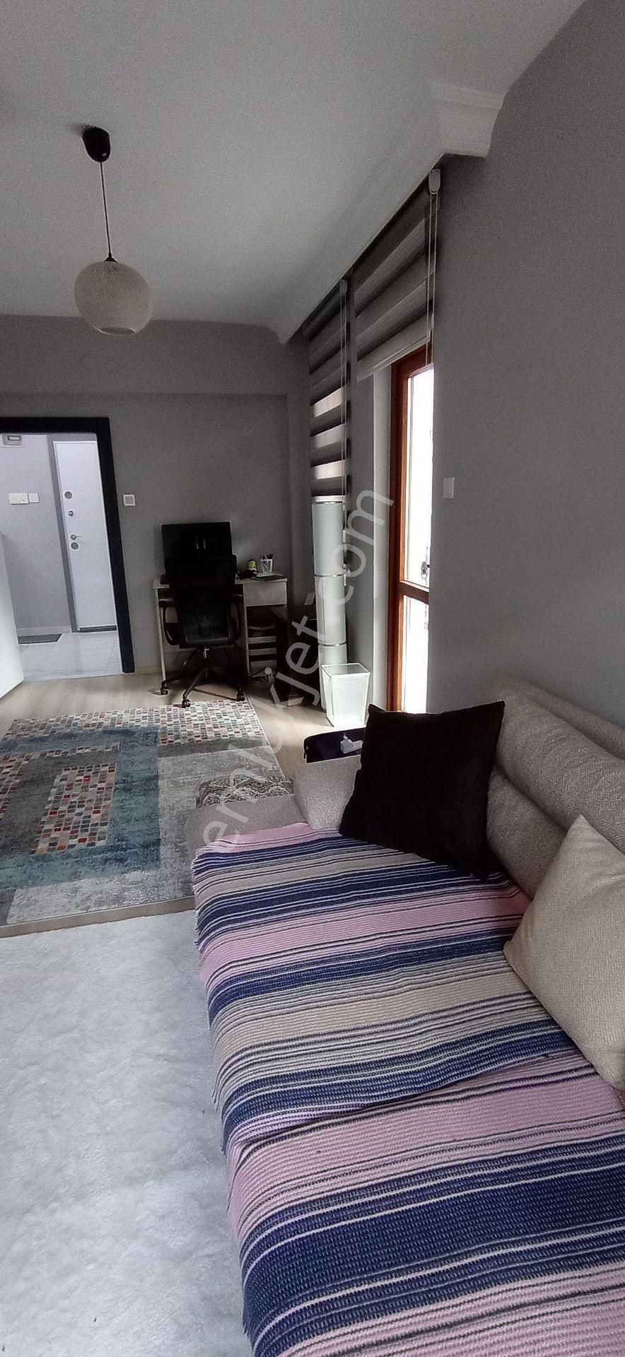 Kızılay Kolej Yakını 3+1 Eşyalı Çok Temiz Asansörlü Açık Otoparklı Kiralık Konut - Görsel 17