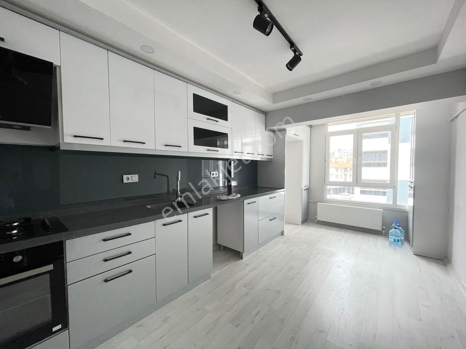 Beyoğlu'ndan Merkezi Lokasyonda Masrafsız 3+1 Kiralık Daire