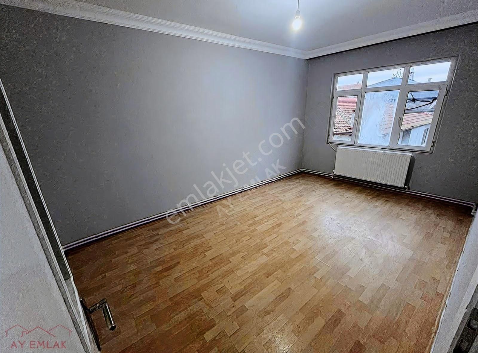 Çarşı Merkezde Mutfak Ayrı Kombi Petekli 3+1 Masrafsız Daire. - Görsel 4
