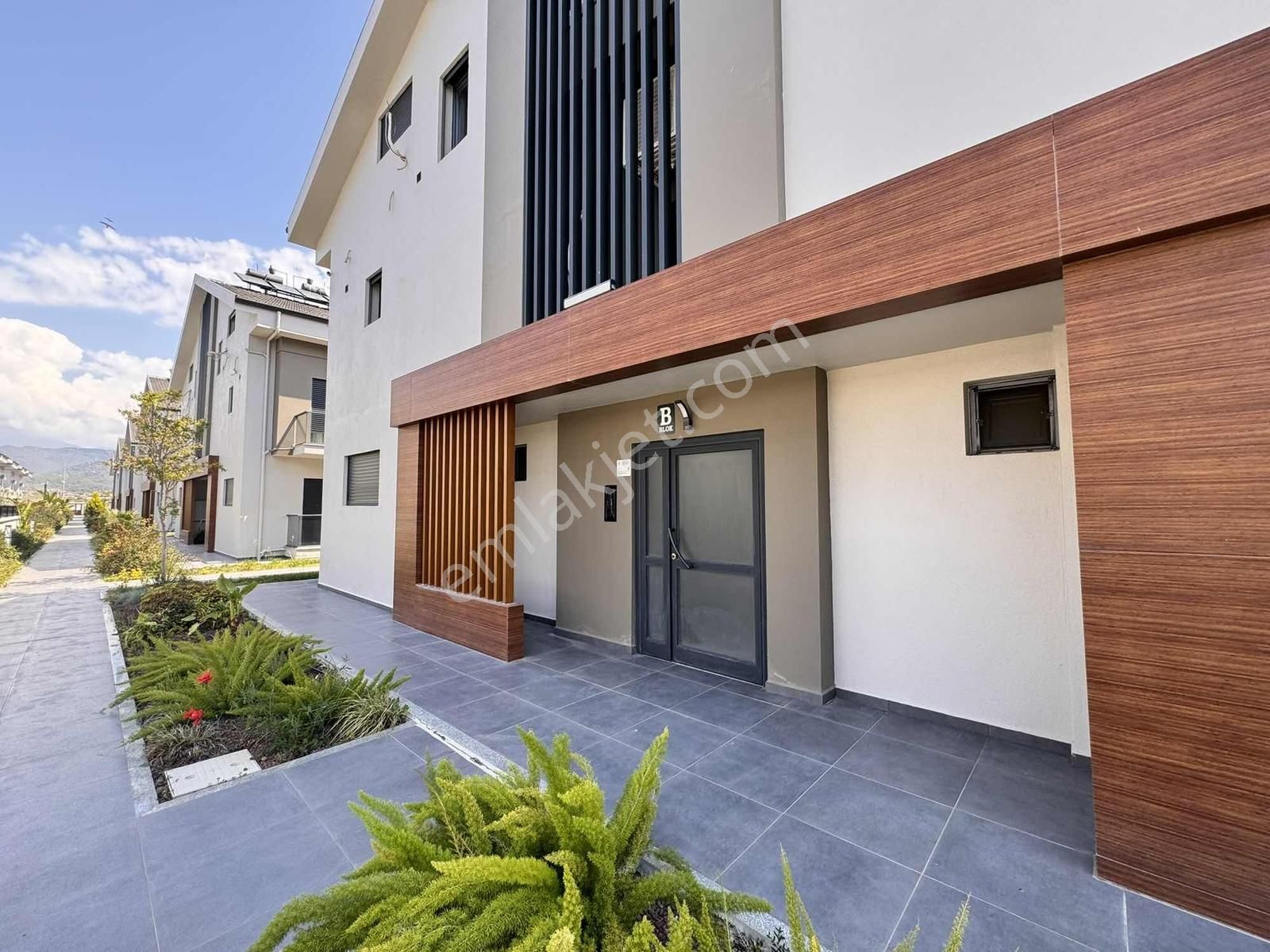 Fethiye Akmaz Plajına 250m | Site İçinde Sıfır 4+1 Çatı Dubleks