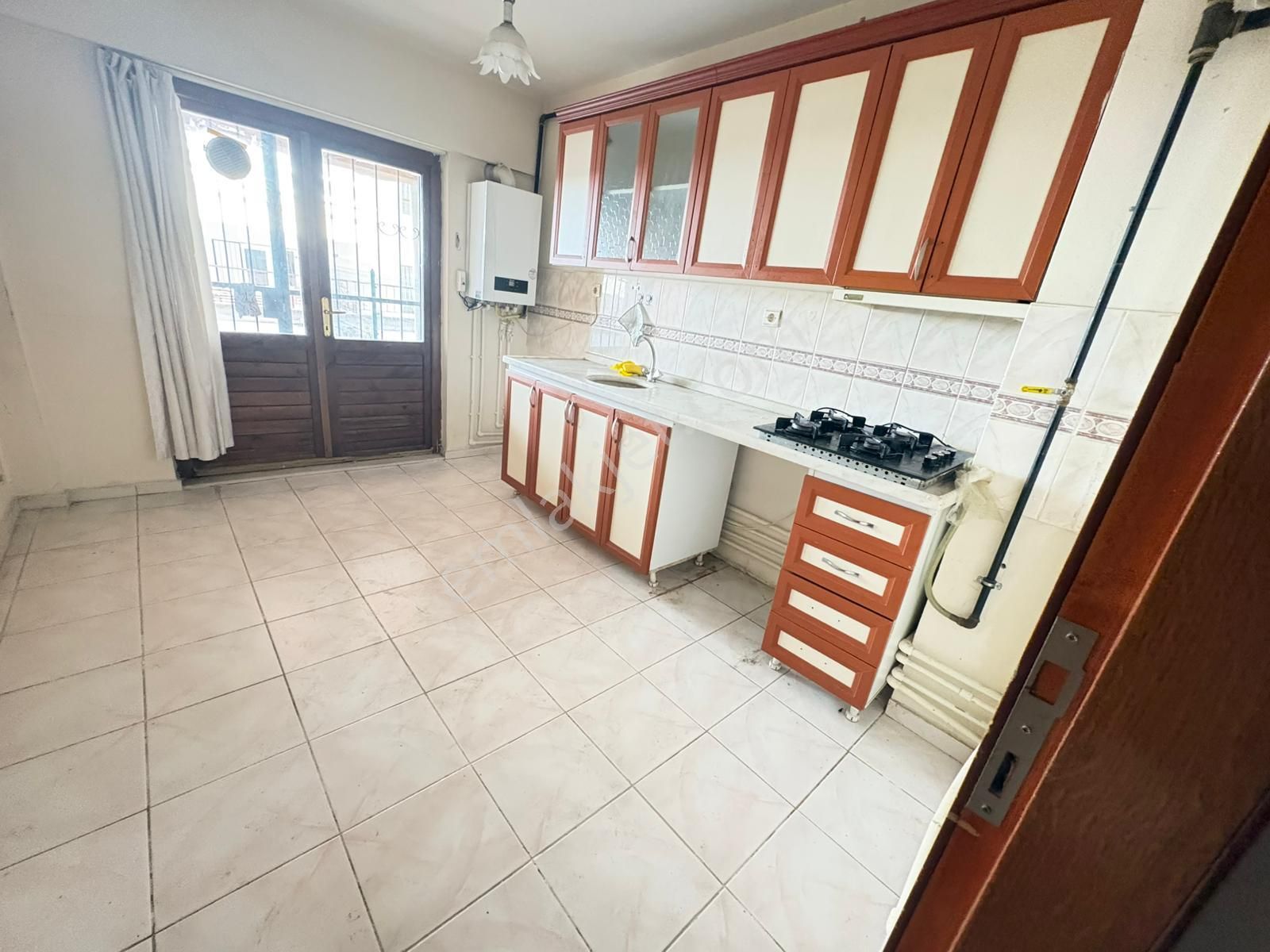 Göral Emlak 1+1 Dikmen Caddesi Paralelin De - Görsel 2