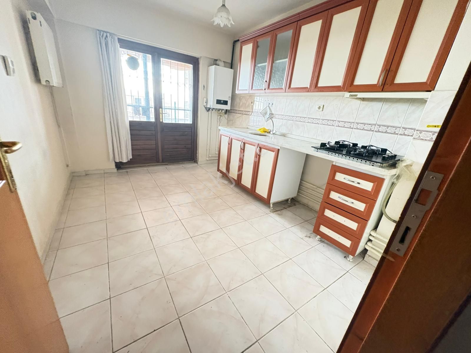 Göral Emlak 1+1 Dikmen Caddesi Paralelin De - Görsel 14