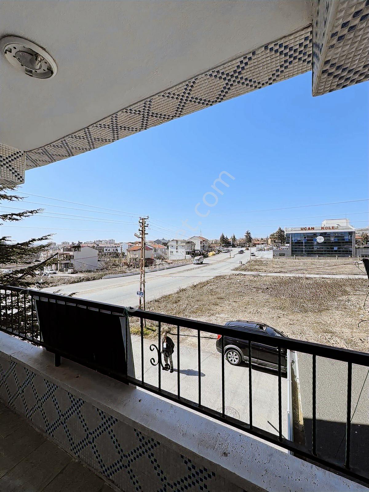 Güzelkent Mah.metromal Yakını Çift Parsel Önü Açık 3katlı Villa - Görsel 8