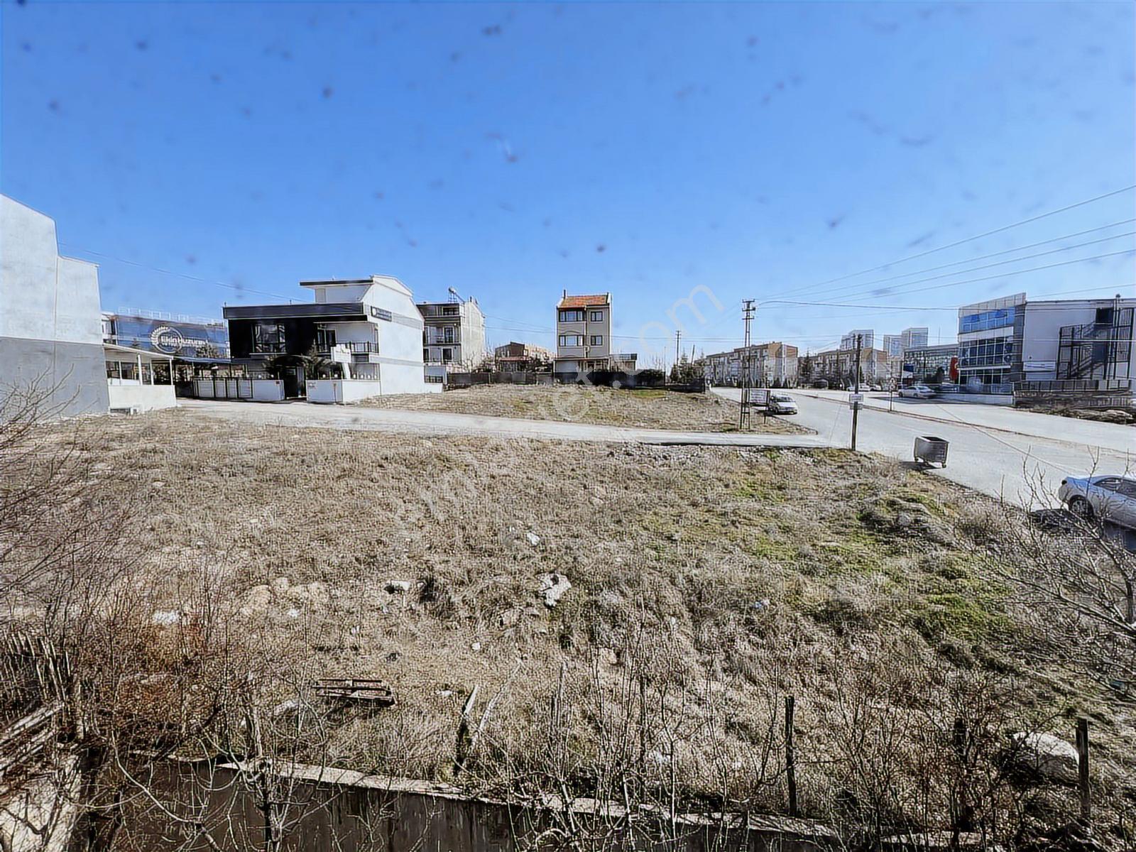 Güzelkent Mah.metromal Yakını Çift Parsel Önü Açık 3katlı Villa - Görsel 2