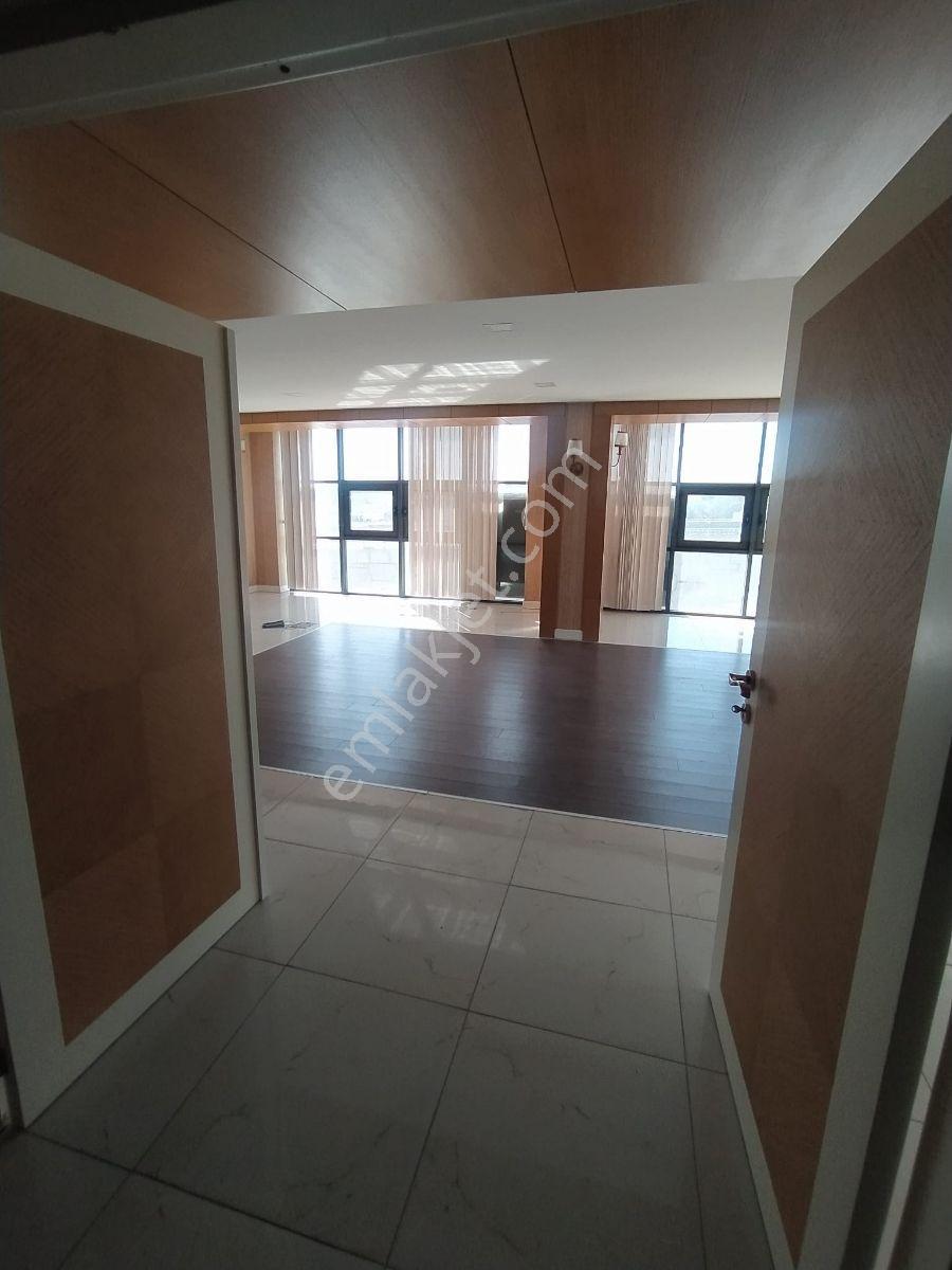 Bahçelievler Mahallesi'nde Kiralık Ofis - Görsel 2