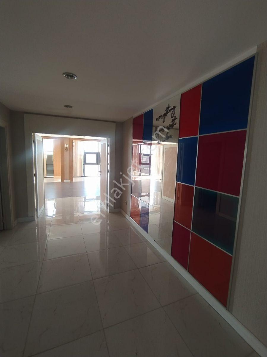 Bahçelievler Mahallesi'nde Kiralık Ofis