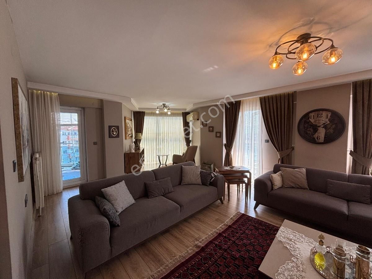 Aydın Efeler Girne Mahallesinde Satılık Geniş 3+1 Daire - Görsel 12