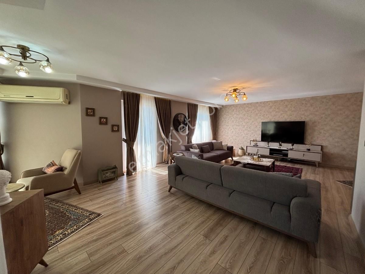 Aydın Efeler Girne Mahallesinde Satılık Geniş 3+1 Daire - Görsel 11