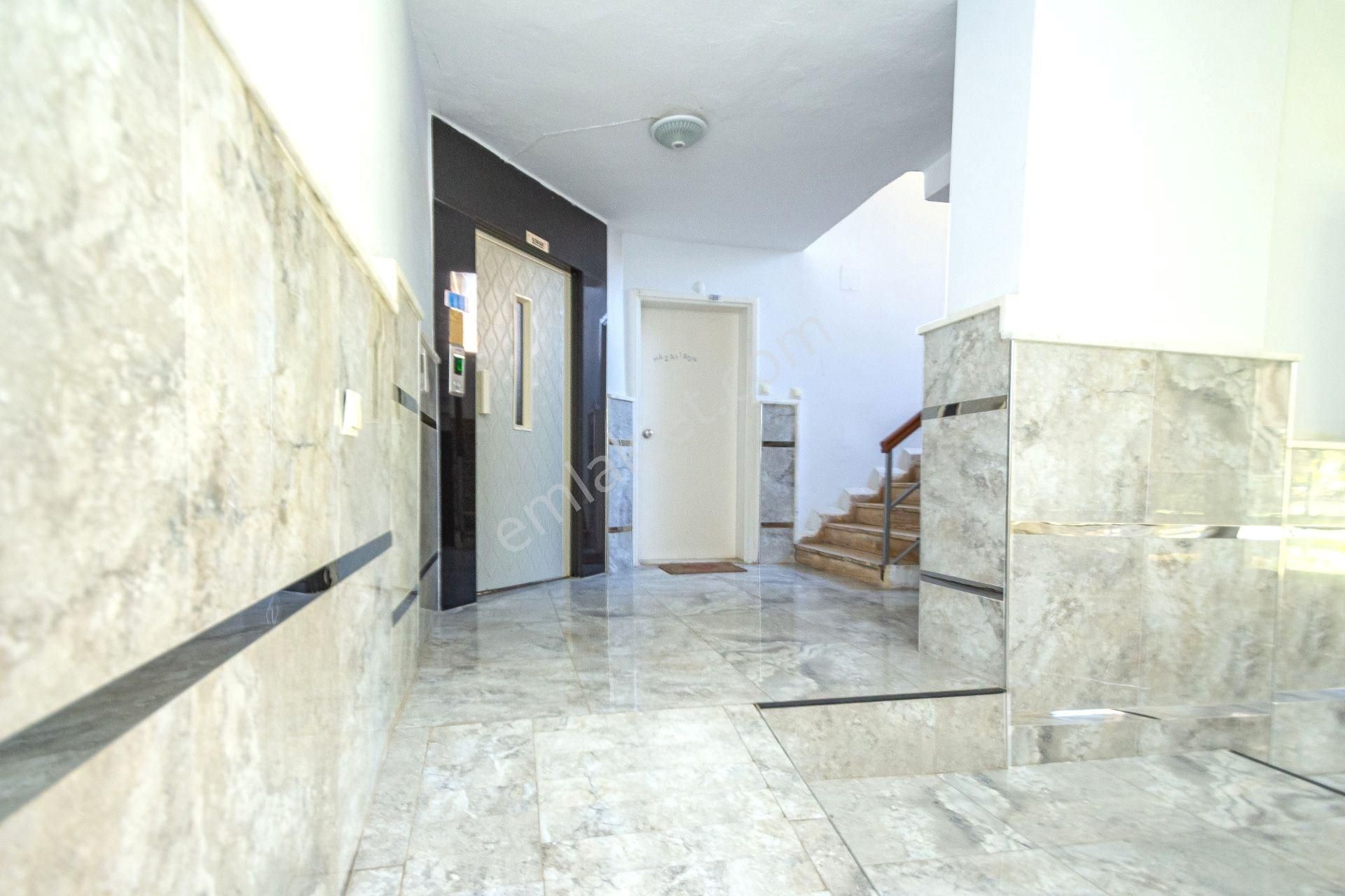 Alanya / Oba İkamete Uygun Denize Sıfır 3+1 Daire - Görsel 23