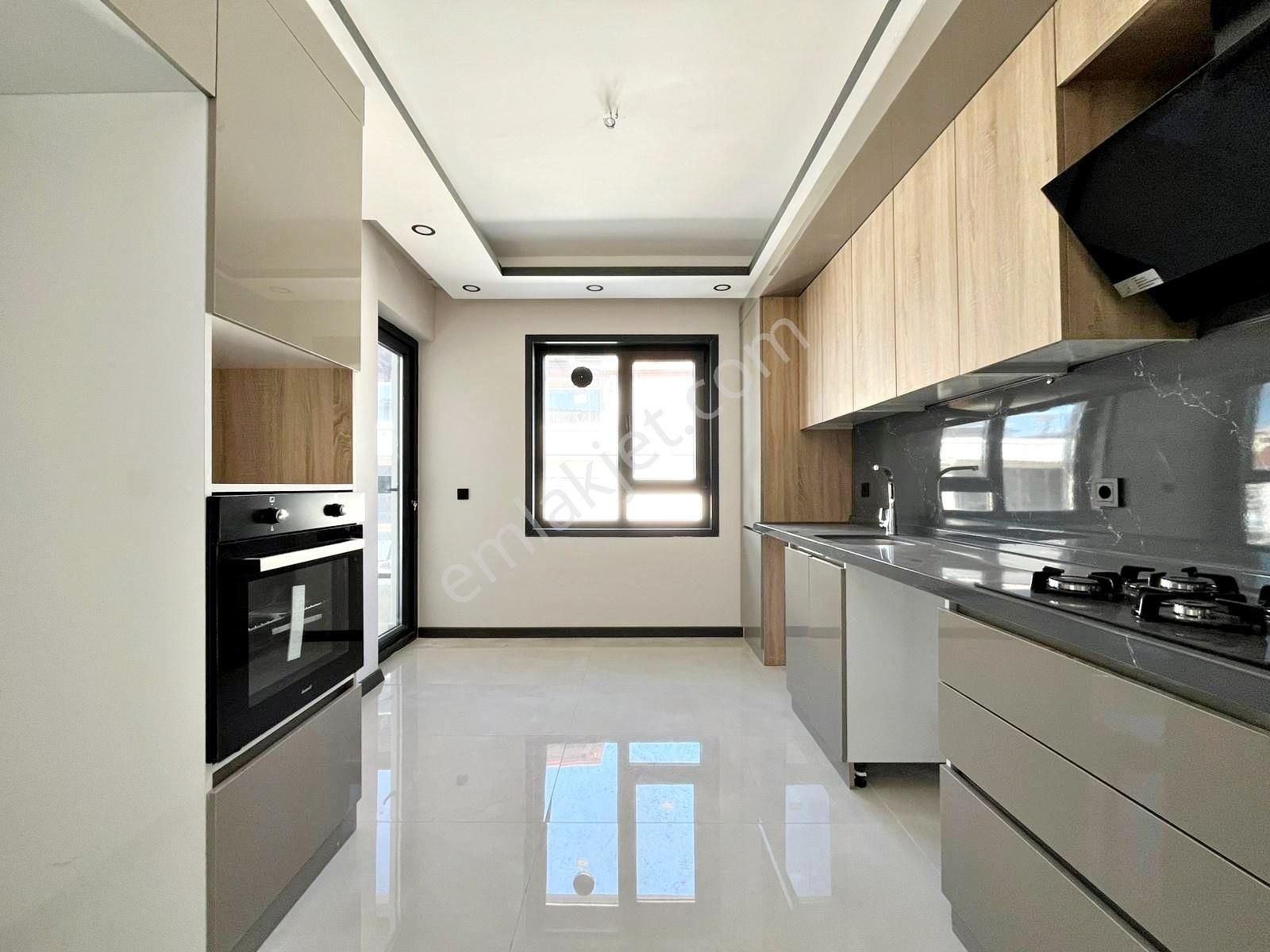 Bağlum Merkezi Lokasyonda 3+1 Sıfır Şık Yapılı Kiralık Daire - Görsel 7