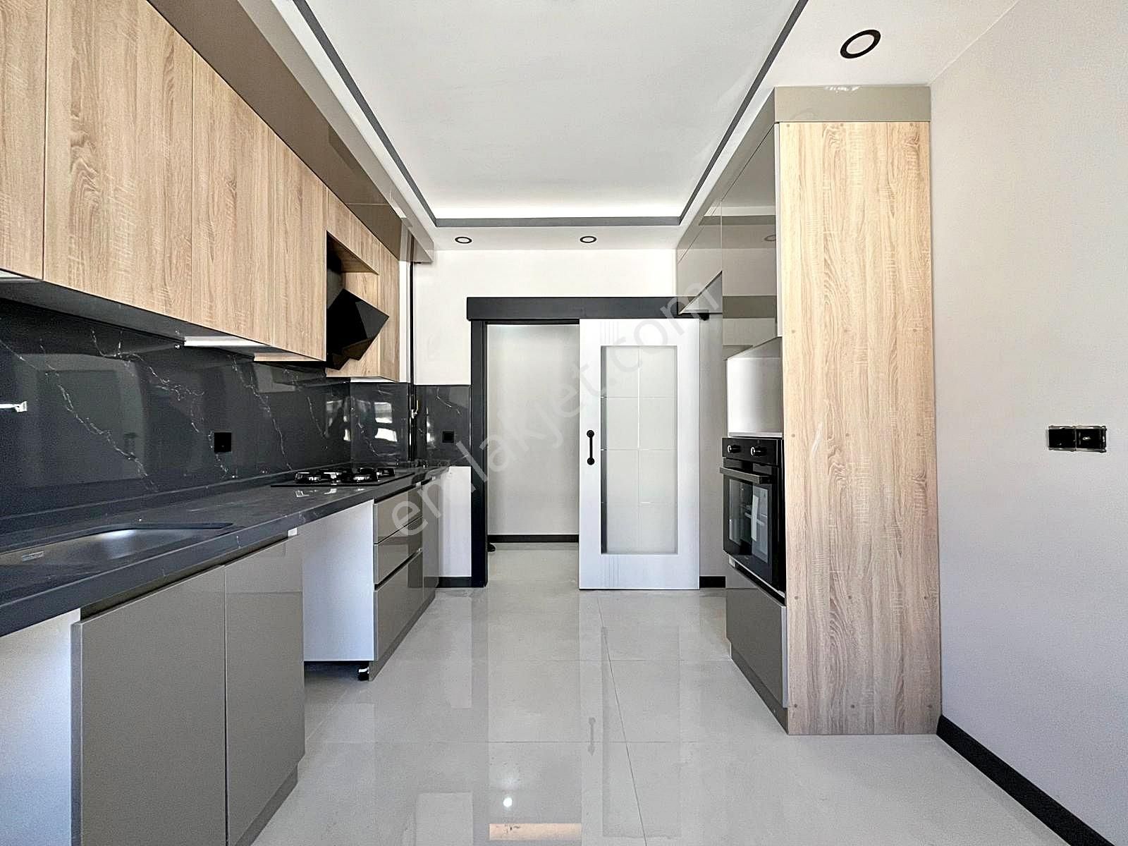 Bağlum Merkezi Lokasyonda 3+1 Sıfır Şık Yapılı Kiralık Daire - Görsel 8