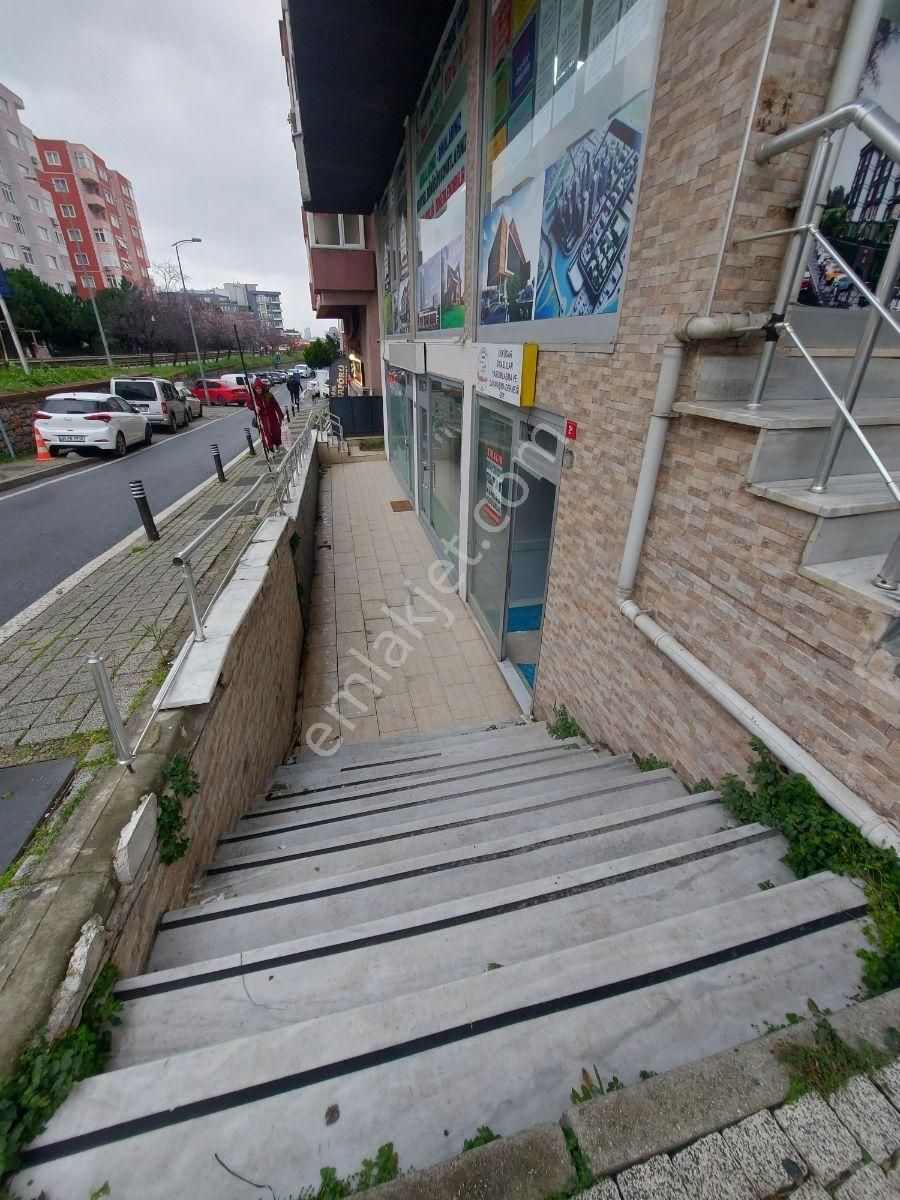 Üsküdar Cumhuriyette Kiralık: Stratejik Konumlu 15 M² Ofis ! - Görsel 11