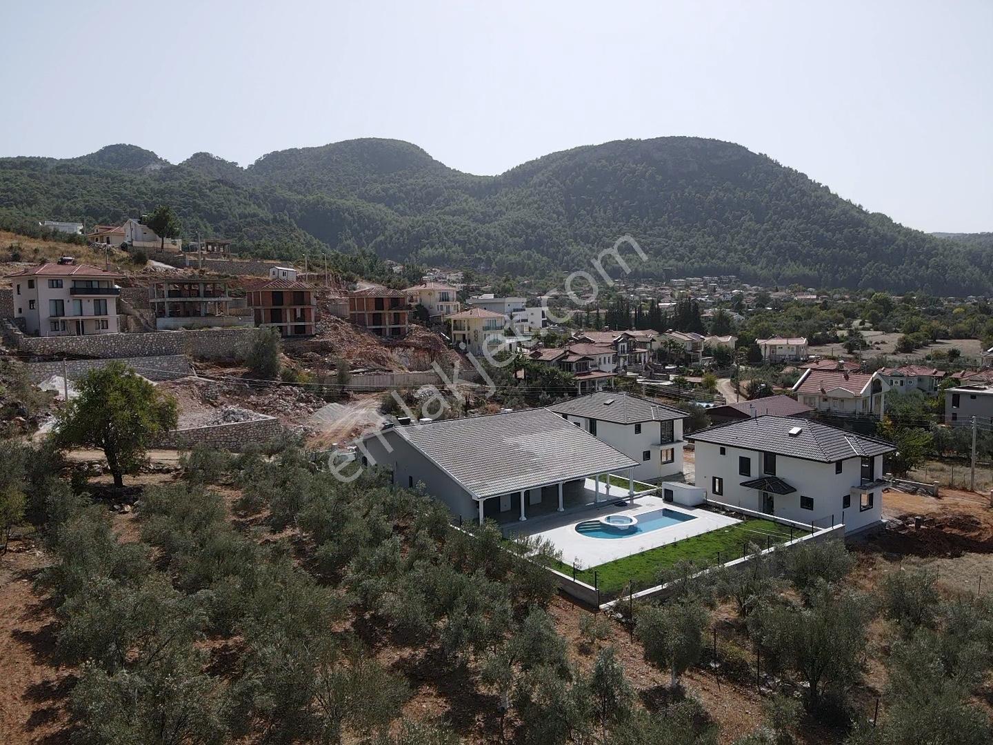 Fethiye Üzümlüde 1.097 M² Arsa İçinde 250 M² Tek Katlı Müstakil - Görsel 13