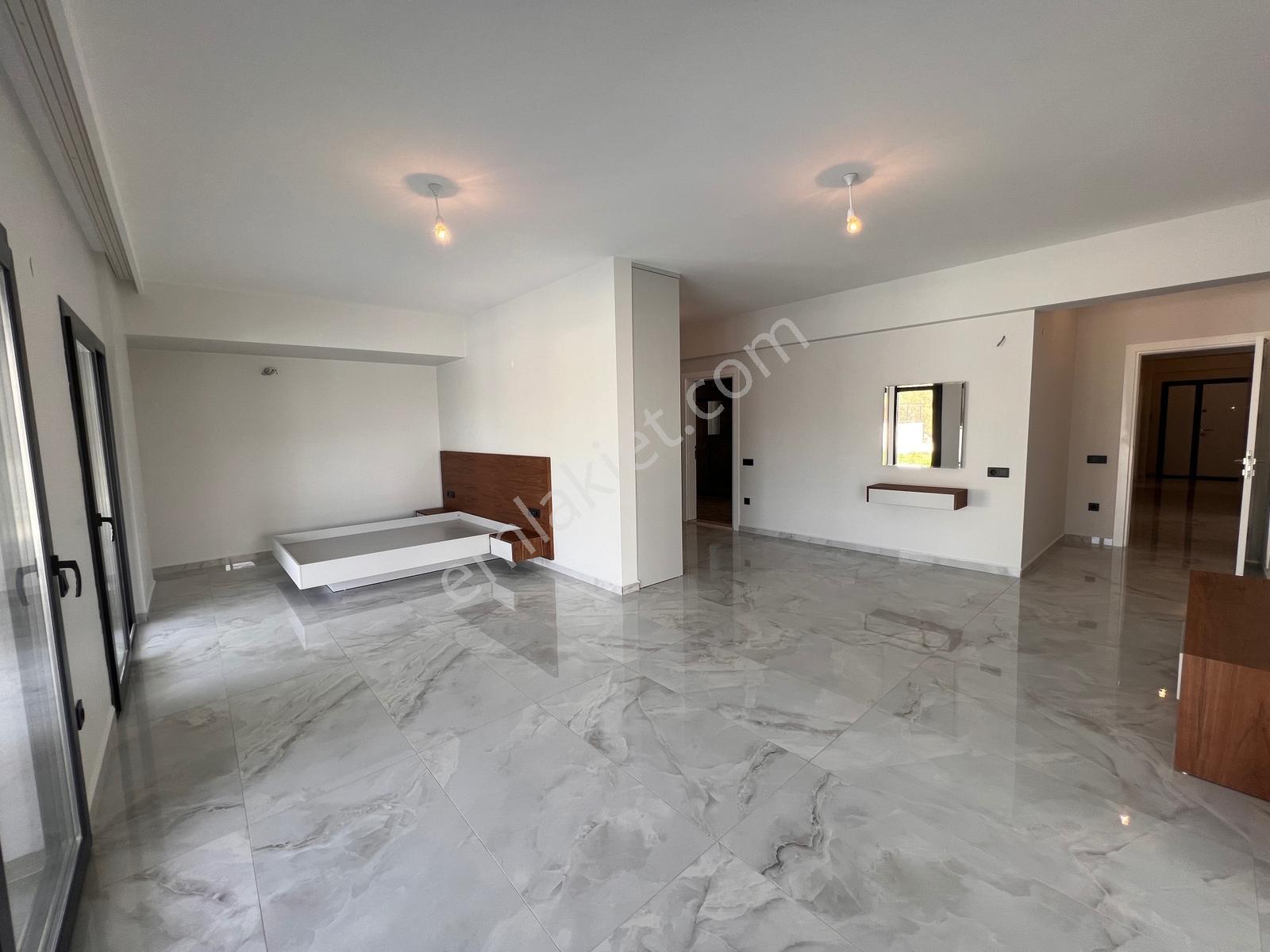Fethiye Üzümlüde 1.097 M² Arsa İçinde 250 M² Tek Katlı Müstakil - Görsel 34