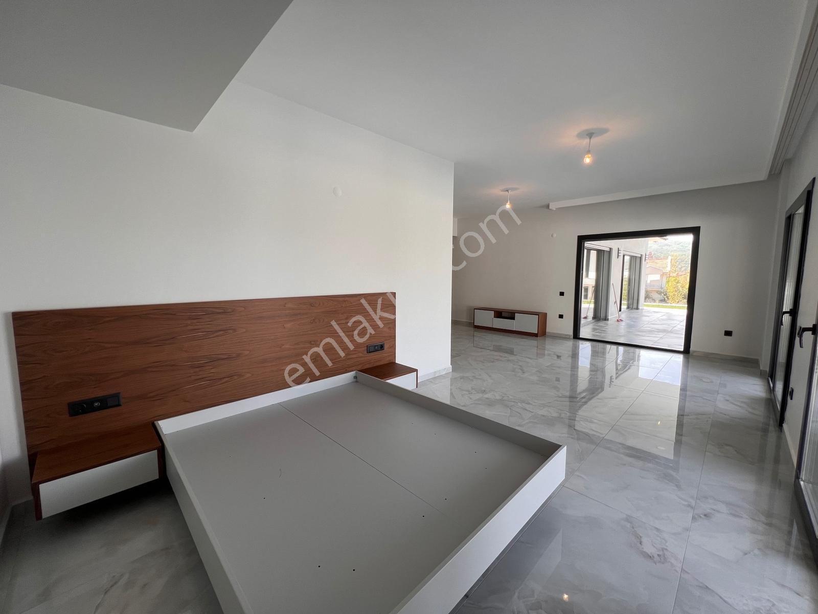 Fethiye Üzümlüde 1.097 M² Arsa İçinde 250 M² Tek Katlı Müstakil - Görsel 32