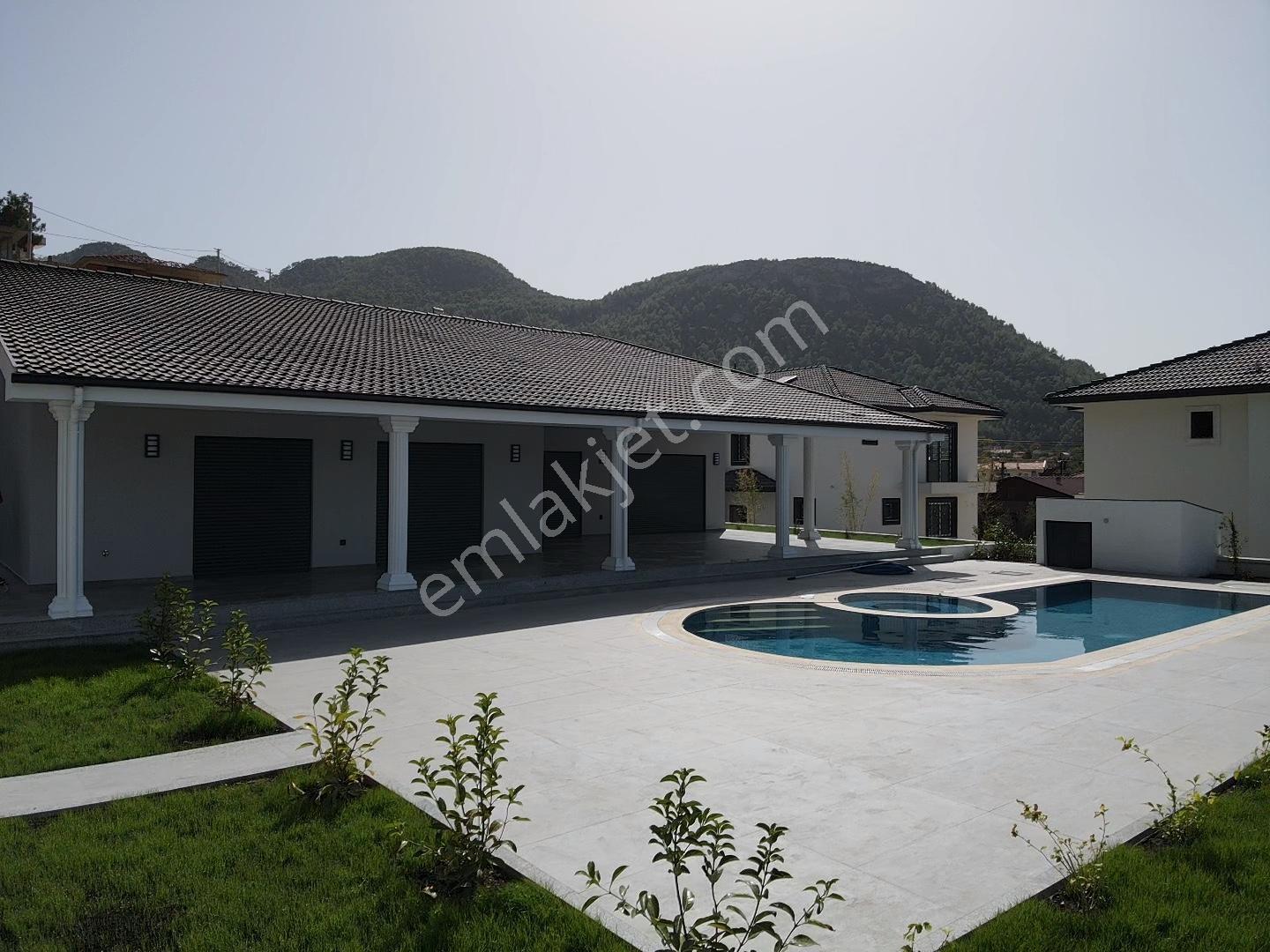 Fethiye Üzümlüde 1.097 M² Arsa İçinde 250 M² Tek Katlı Müstakil - Görsel 23