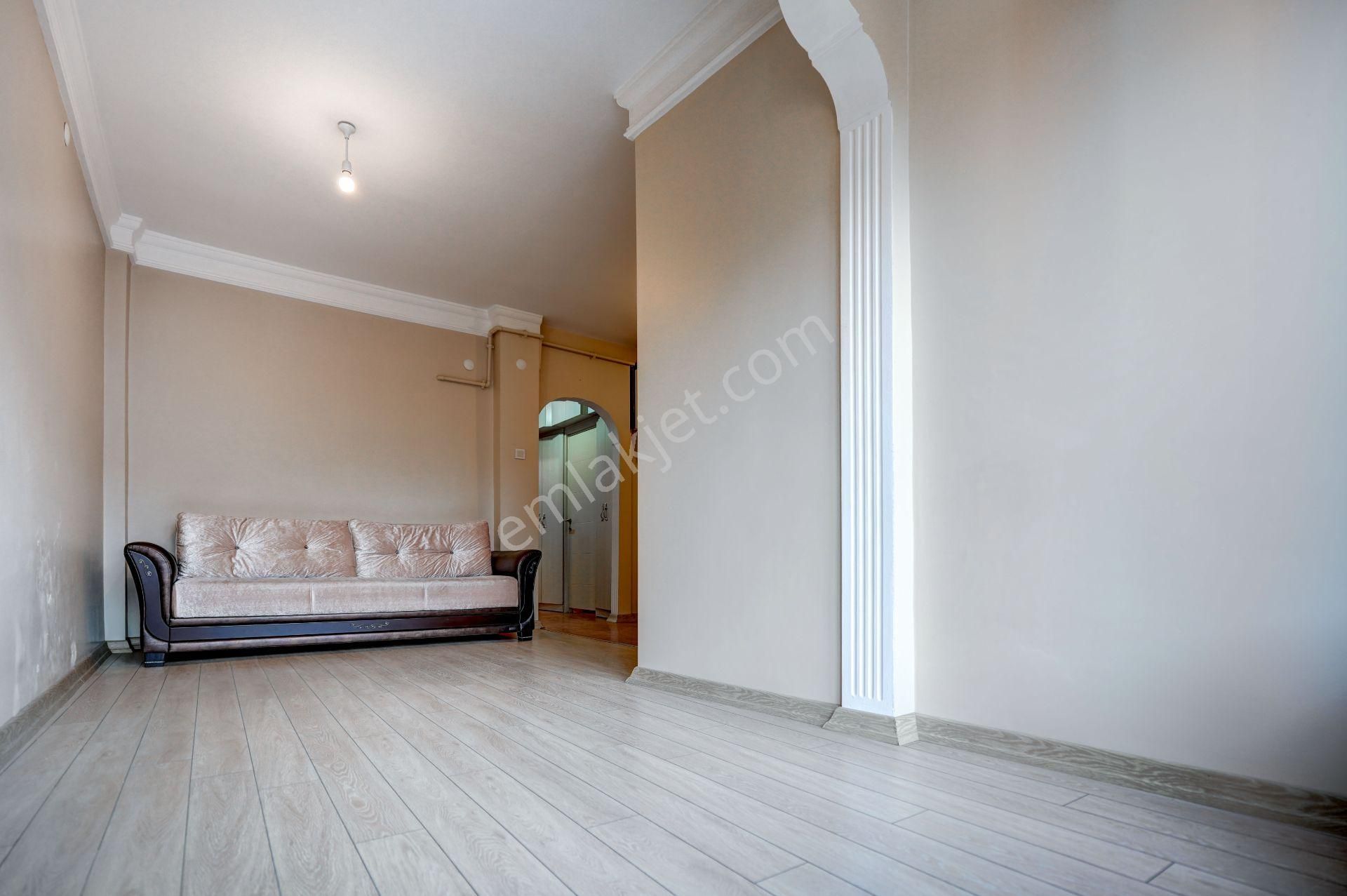 Remax Anı 'dan Beylerbeyi 'nde İçi Yenilenmiş 2+1 Kiralık Daire - Görsel 11